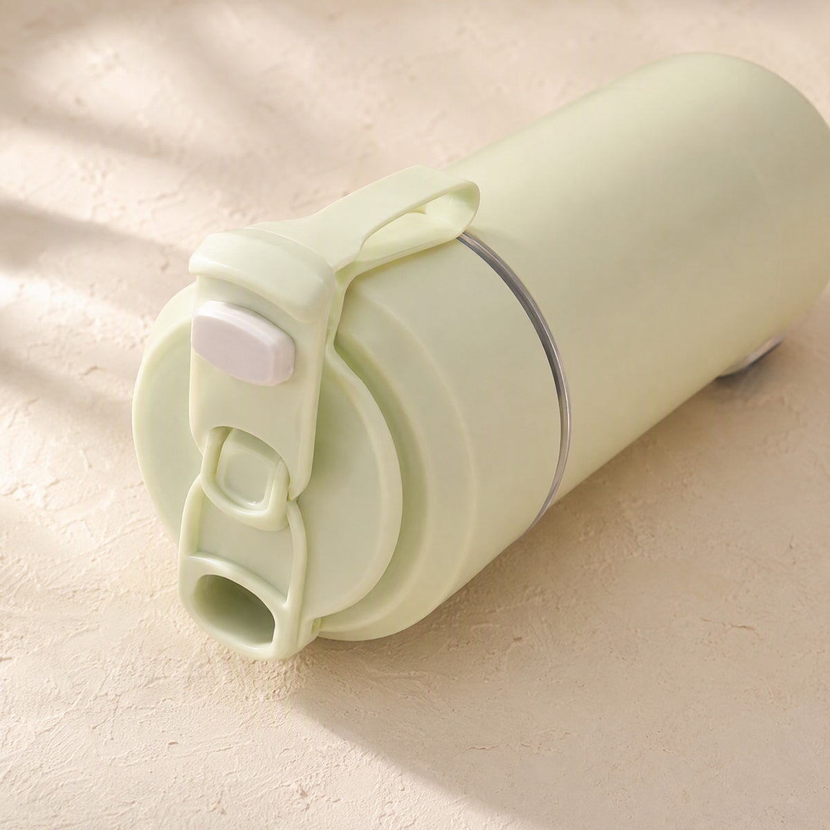 Blendaway™ Portable Rechargeable Juice Machine, material and detail close-up