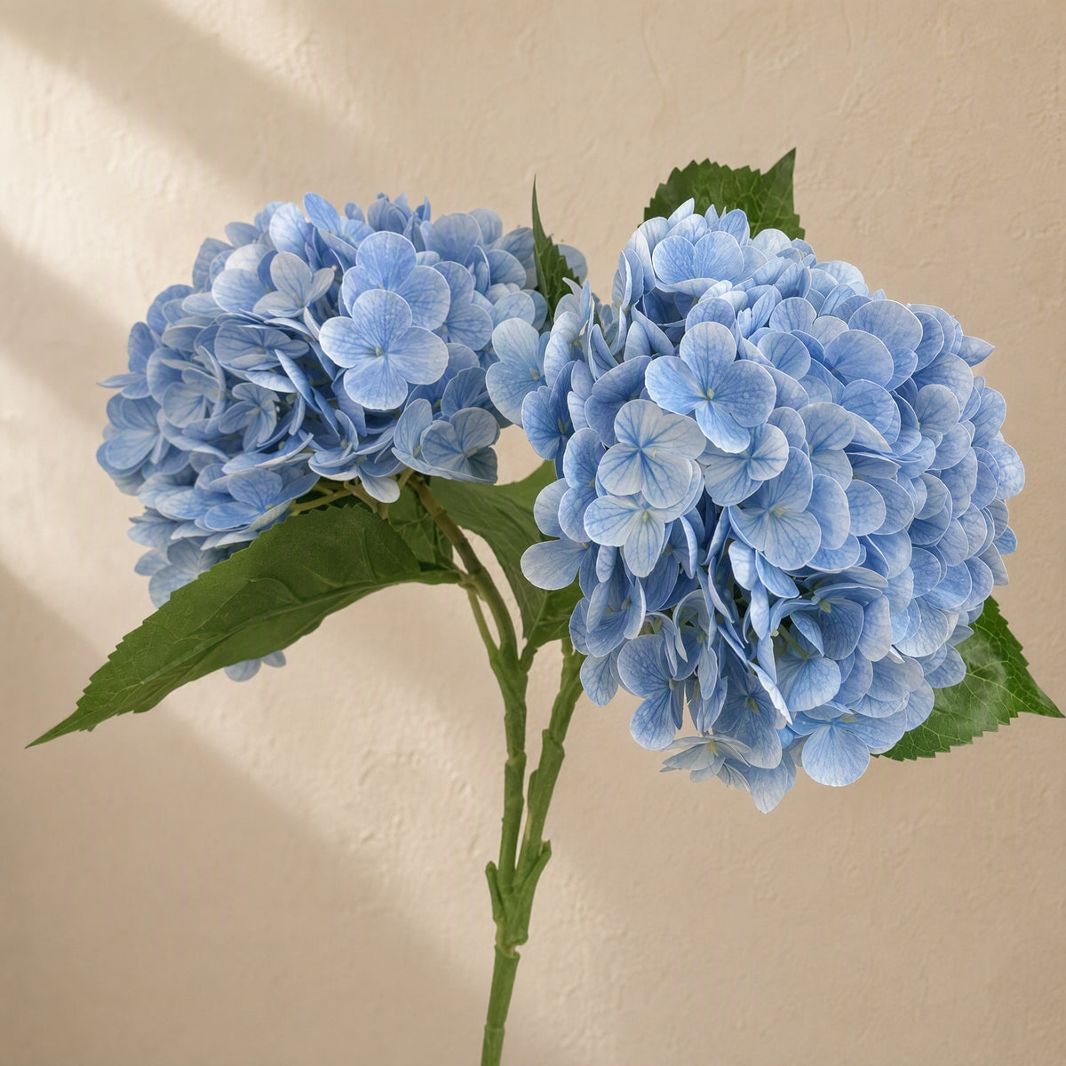 Hydrabloom™ Silk Single-Stem Hydrangea Fake Flower, material and detail close-up