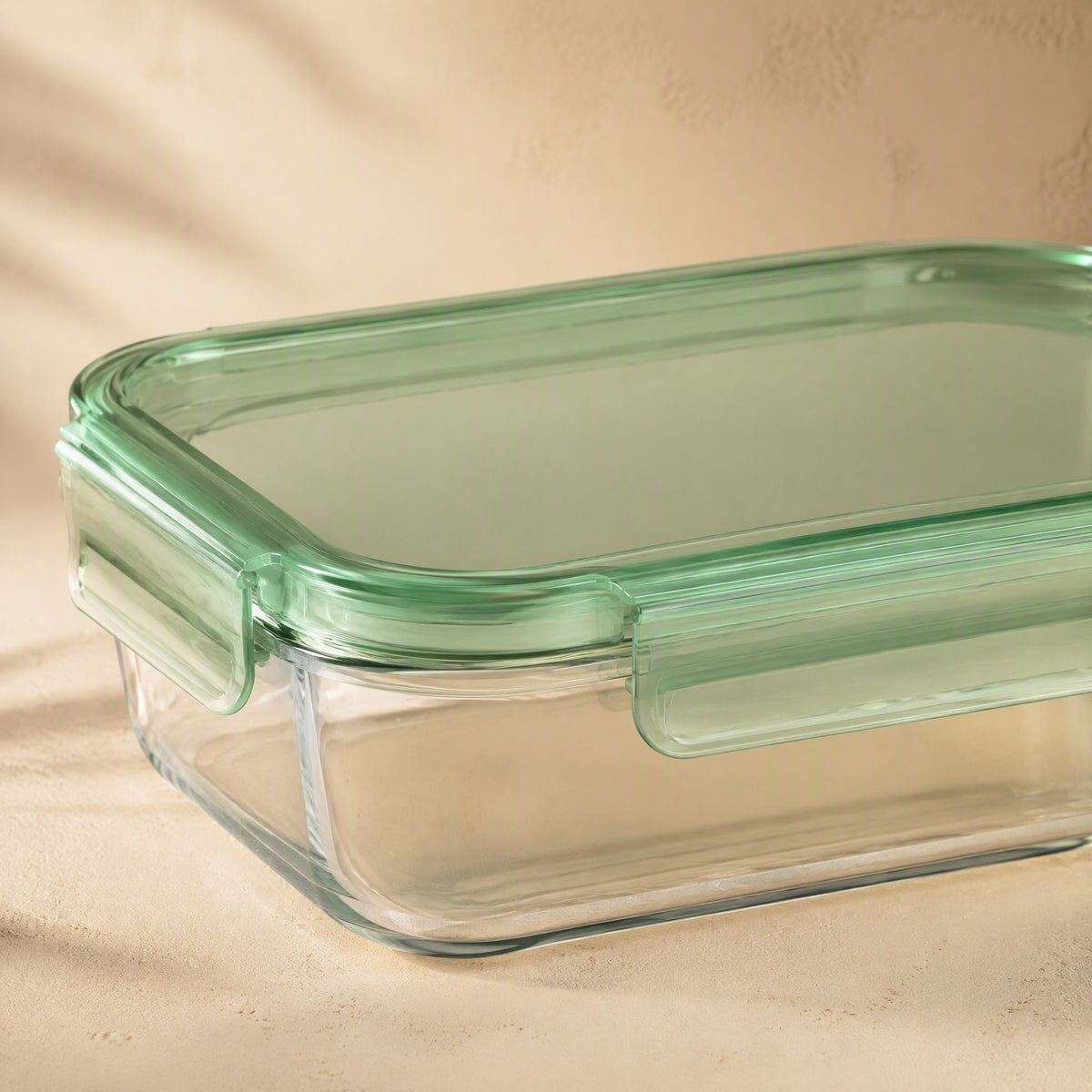 Mealclear™ High Borosilicate Rectangular Glass Lunch Box, material and detail close-up