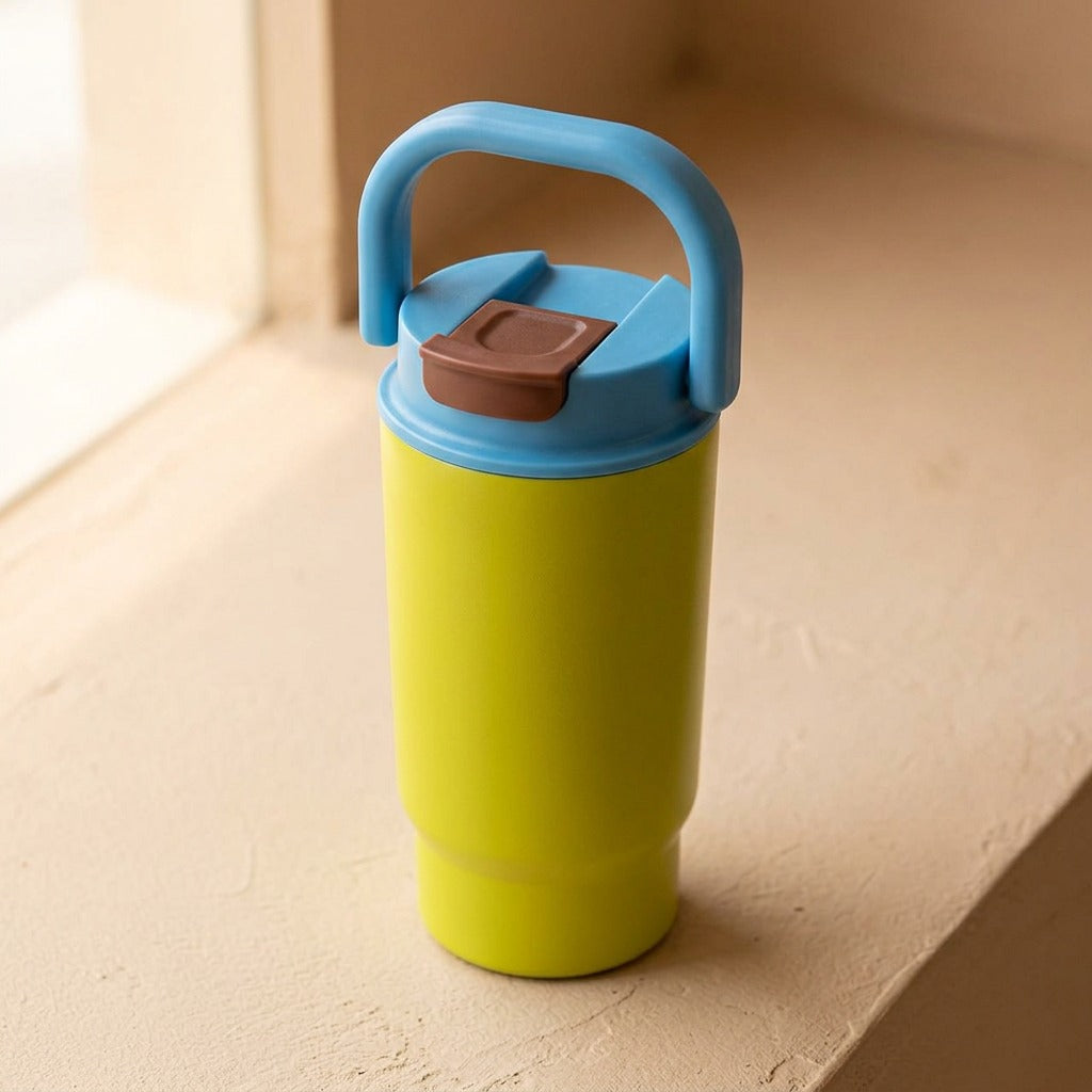 Strawwarm™ 316 Stainless Steel Thermos Cup With Straw, material and detail close-up
