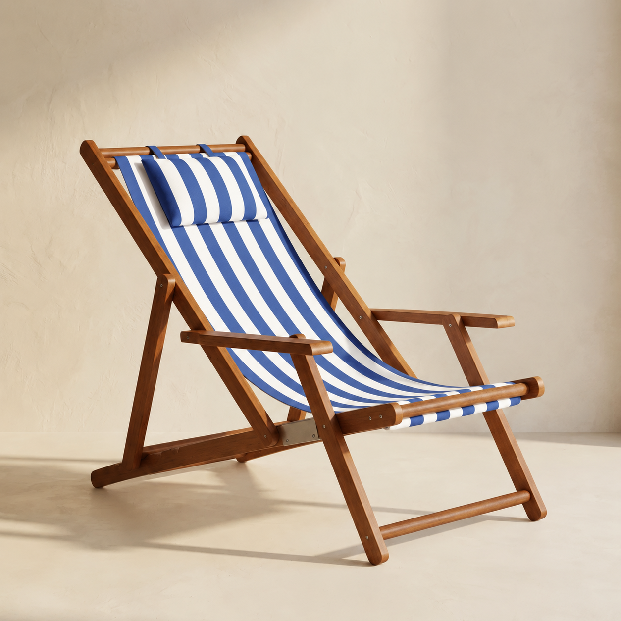 Siesta™ Folding Bamboo Lounge Chair