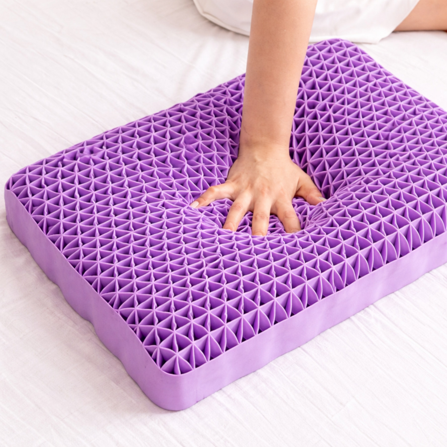 Grid Pillow – image 3