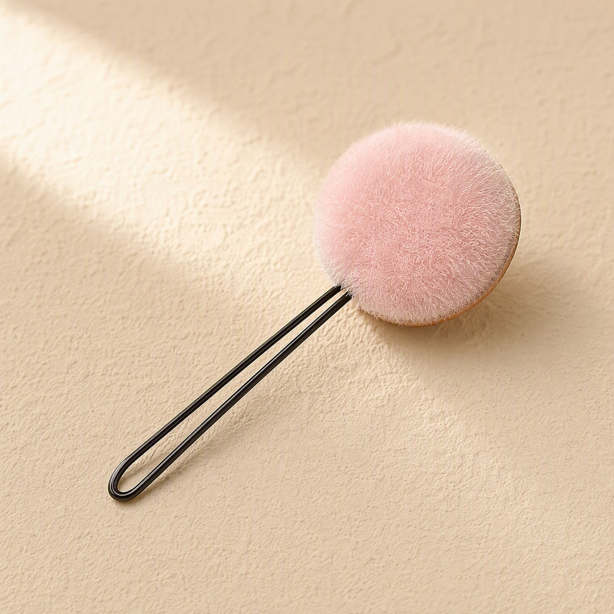 Quiltclip™ Needle-Free Quilt Cover Fasteners, material and detail close-up
