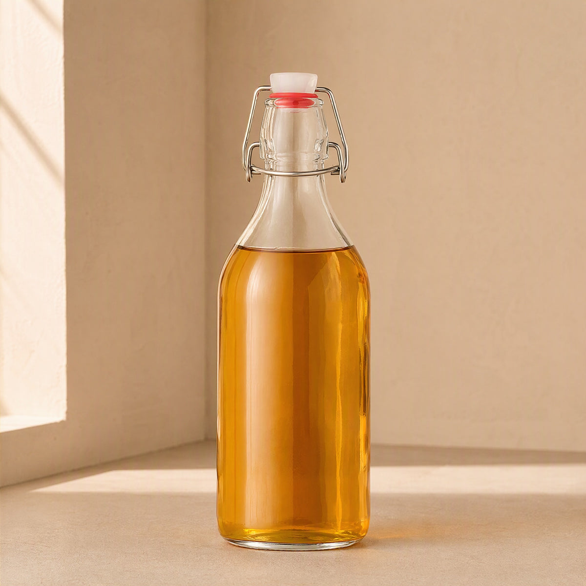 Sipclasp™ Glass Beverage Bottle With Buckle Cap