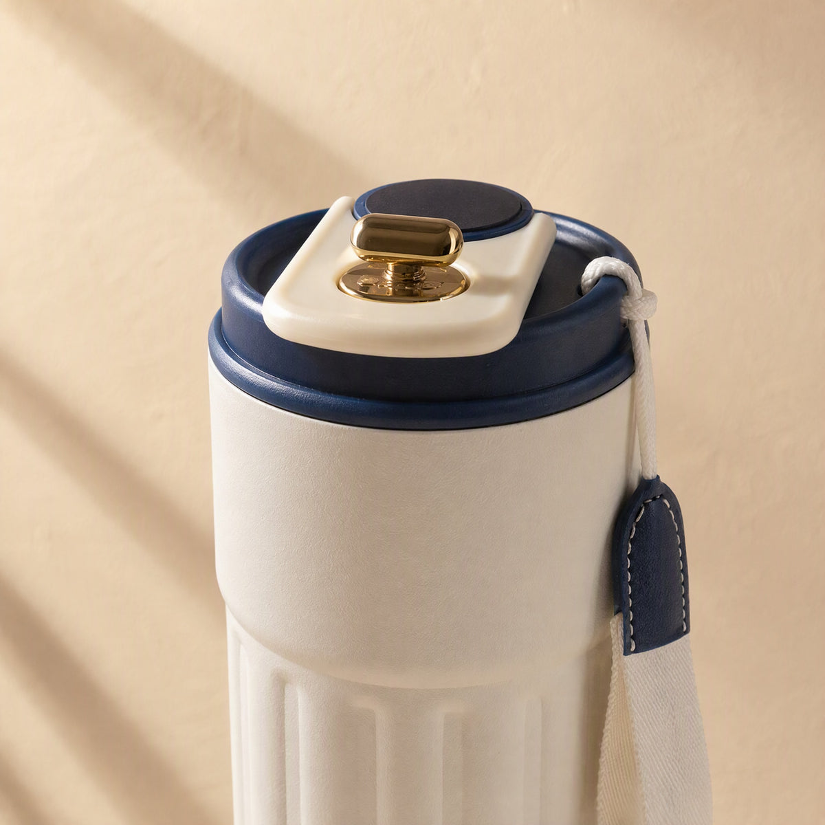 Tempmark™ Stainless Steel Temperature Display Thermos Cup, material and detail close-up