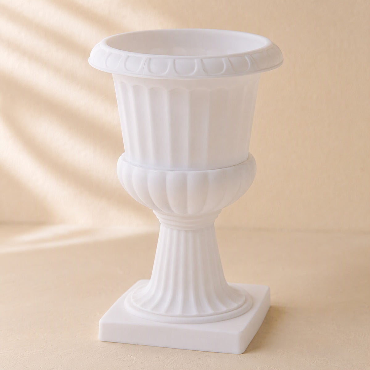 Deskbud™ Plastic Desktop Flower Pot, material and detail close-up