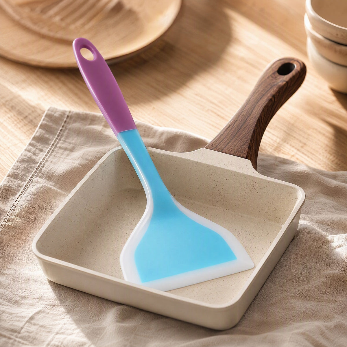 Panmate™ Silicone Spatula for Non-Stick Pans, styled close view
