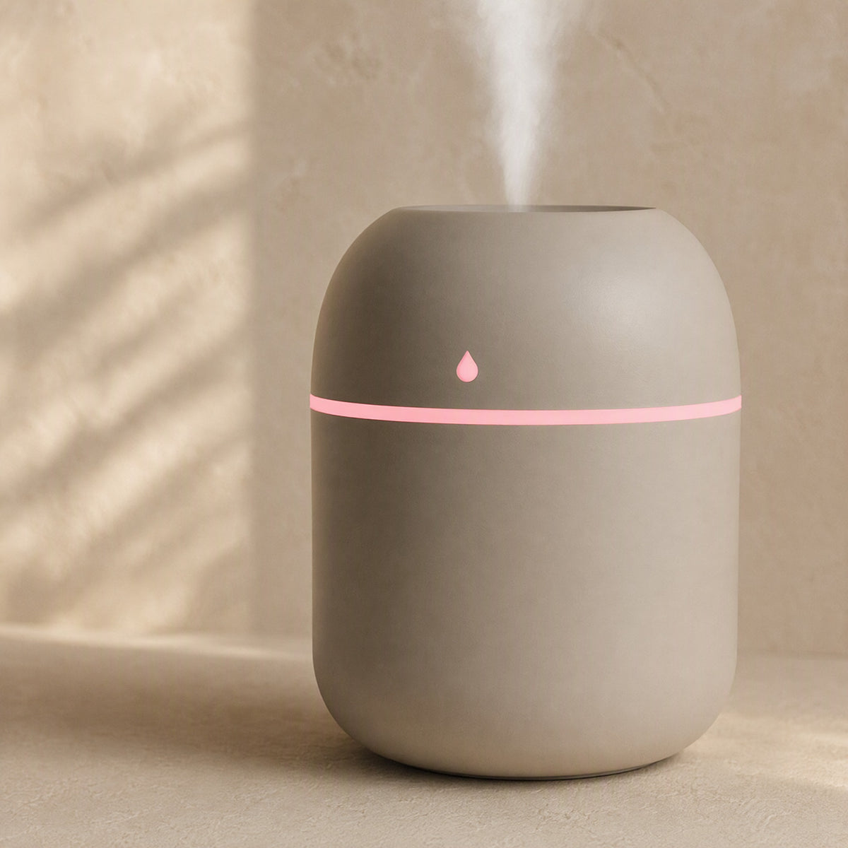 Deskmist™ USB Office Desk Humidifier, material and detail close-up