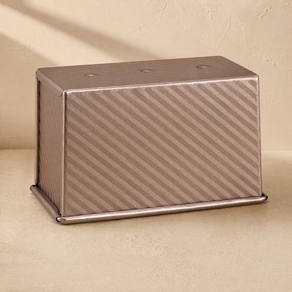 Loafridge™ Corrugated Carbon Steel Bread Mold, material and detail close-up