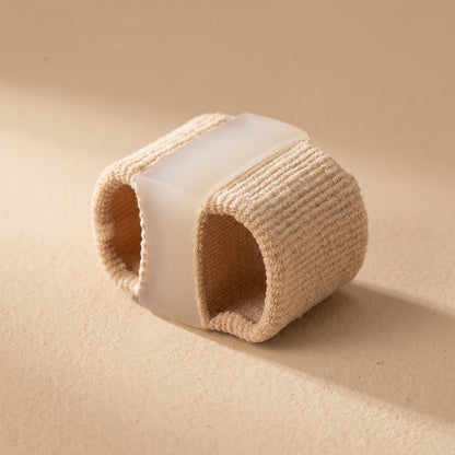 Twinsplay™ Silicone Double-Hole Toe Separator, material and detail close-up