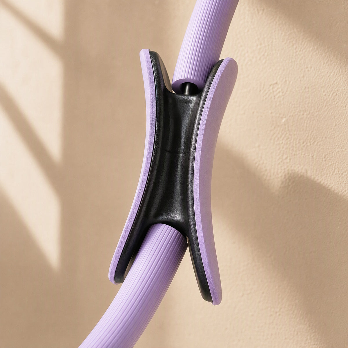 Coreloop™ Pilates Resistance Ring, material and detail close-up
