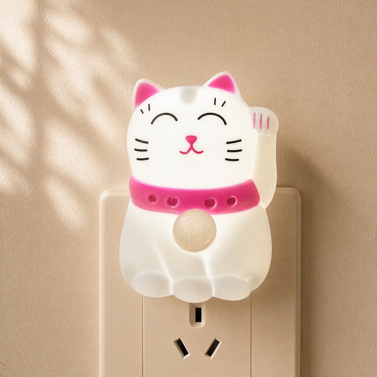 Duskglow™ Light-Controlled LED Night Light, material and detail close-up