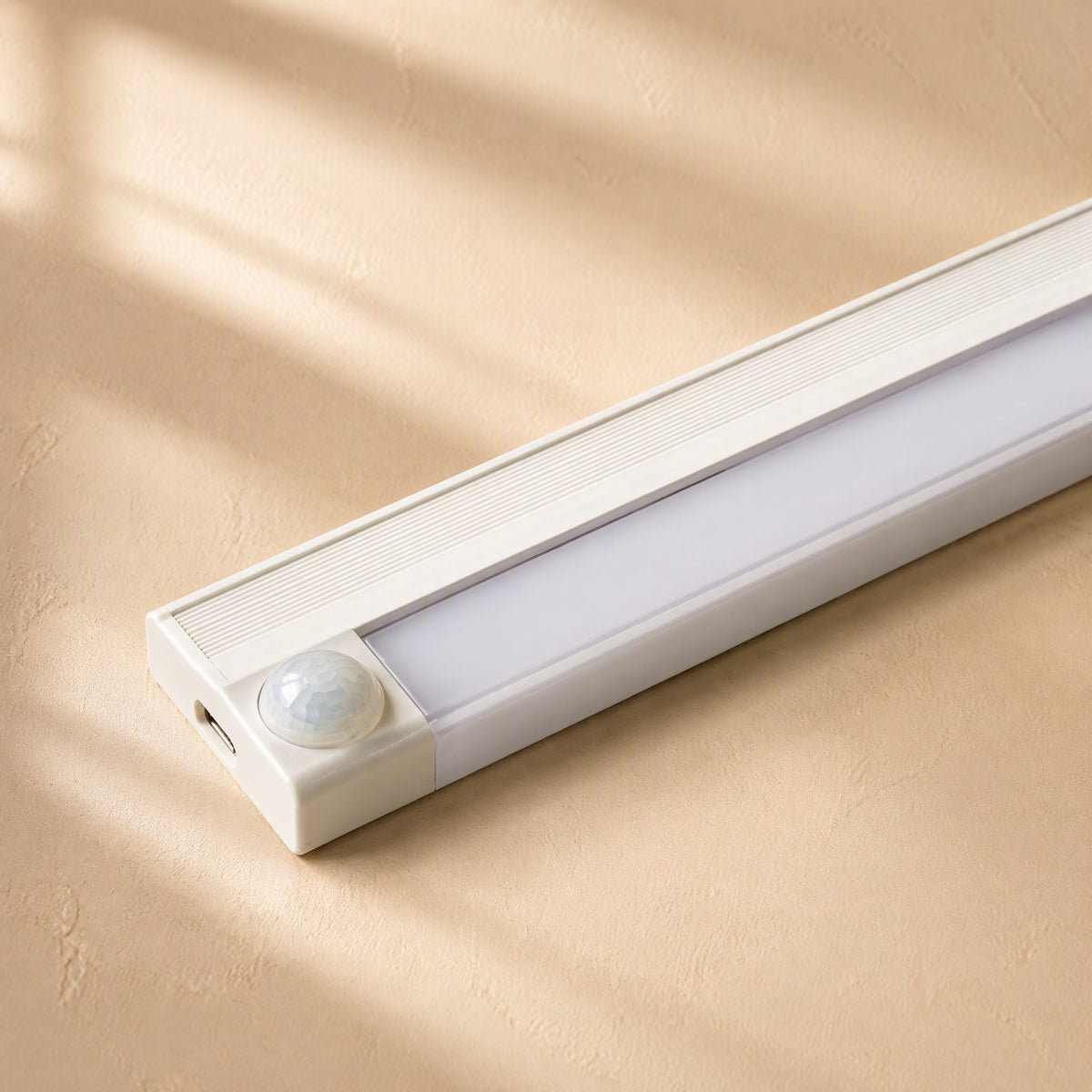 Shelfglow™ Human Body Induction Cabinet Light, material and detail close-up