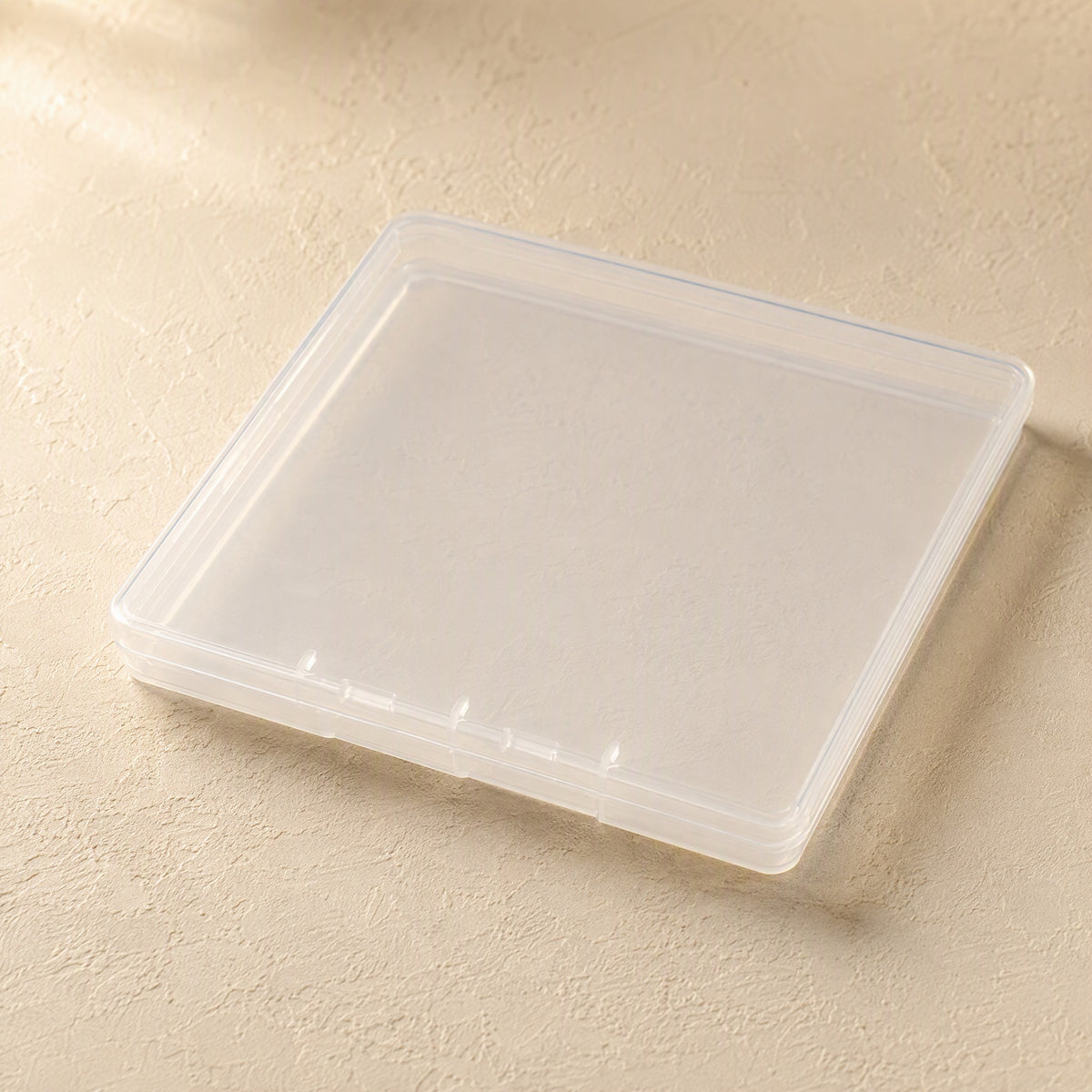 Flatkeep™ Flat Plastic Storage Box, material and detail close-up