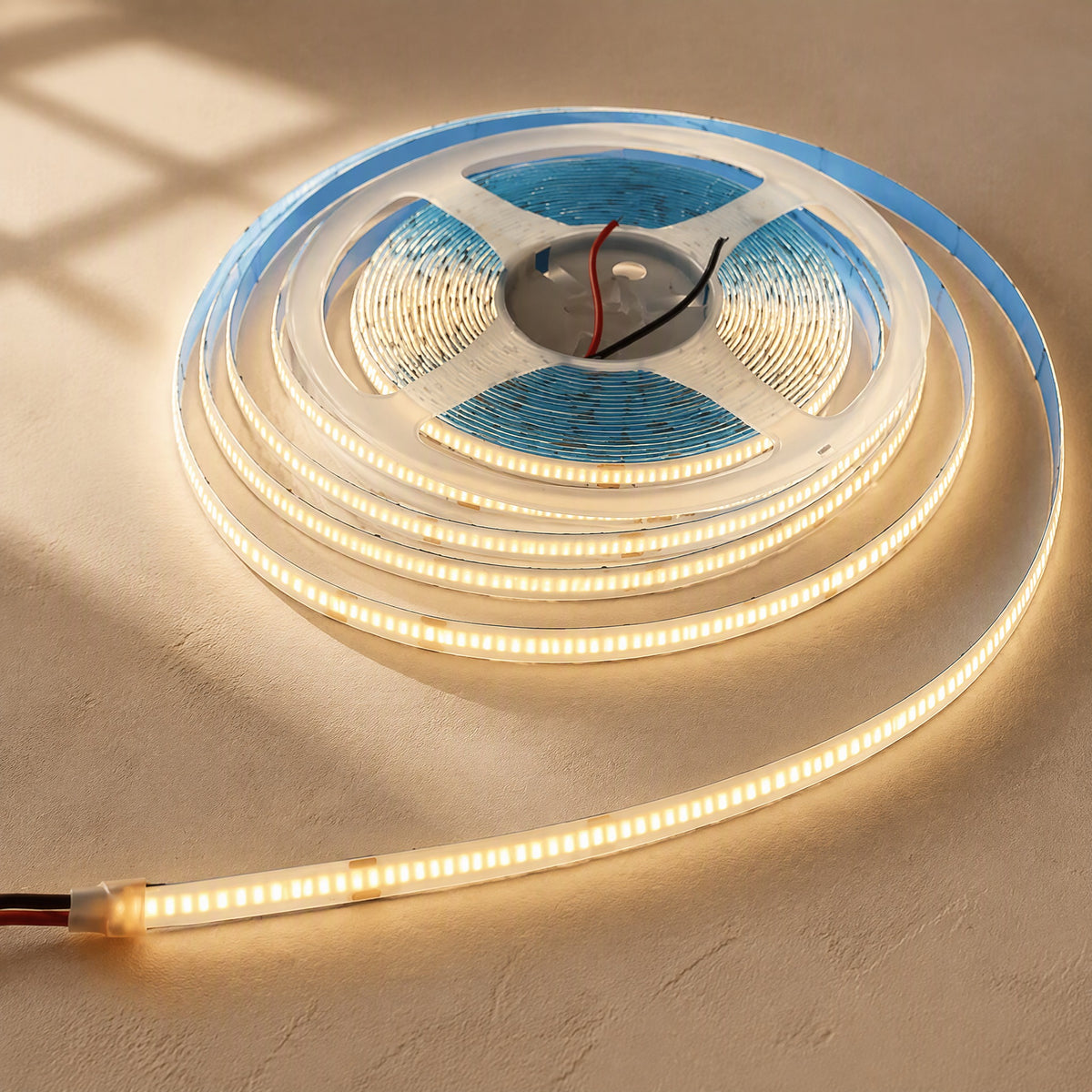 Glowline™ COB Monochrome Light Strip, material and detail close-up
