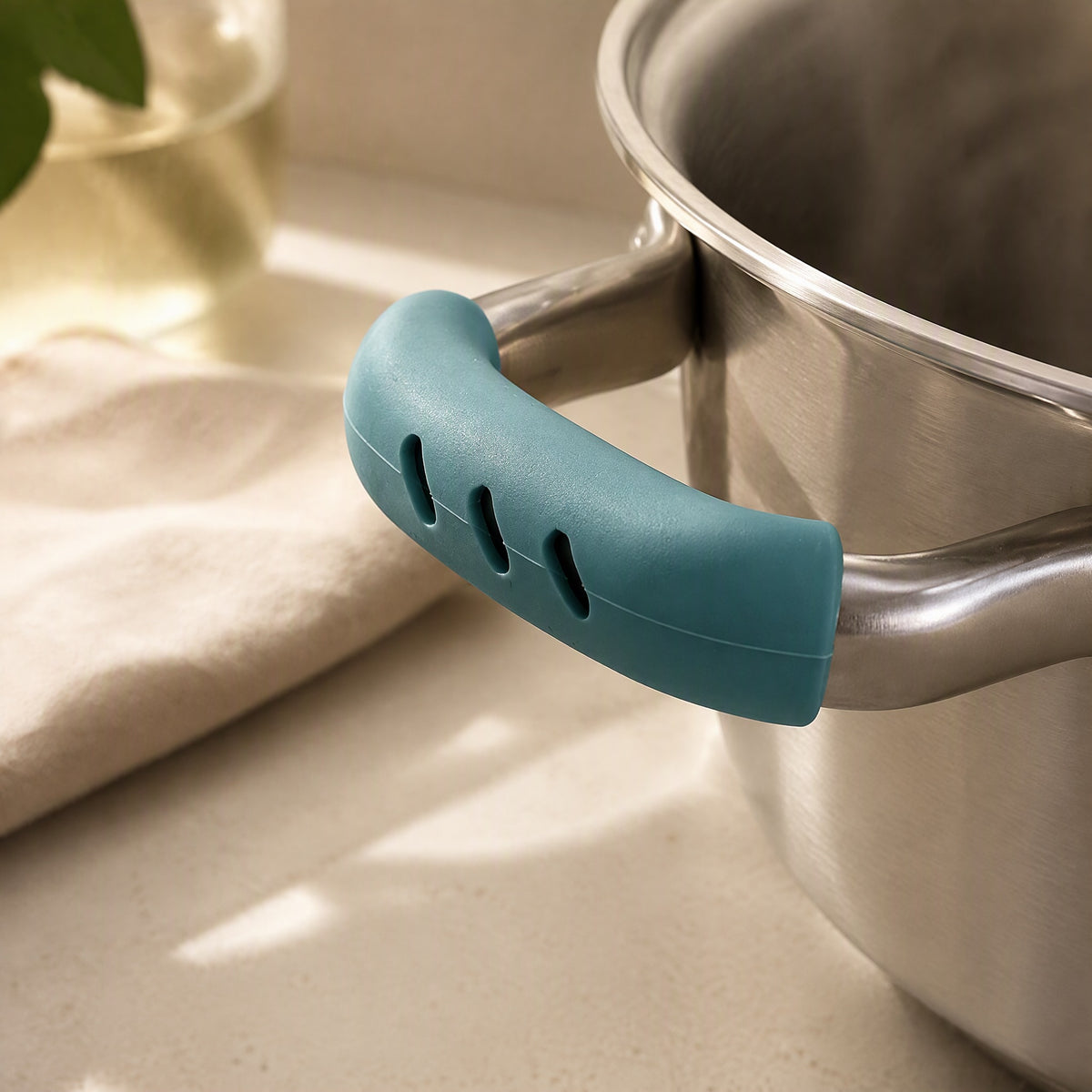 Pangrip™ Silicone Pot Handle Covers, styled close view