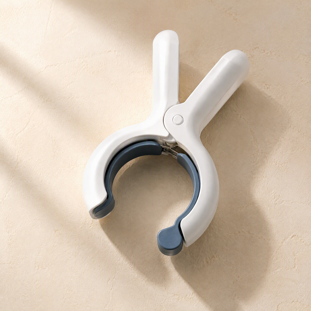 Clipsnap™ Plastic Bed Sheet Clips, material and detail close-up