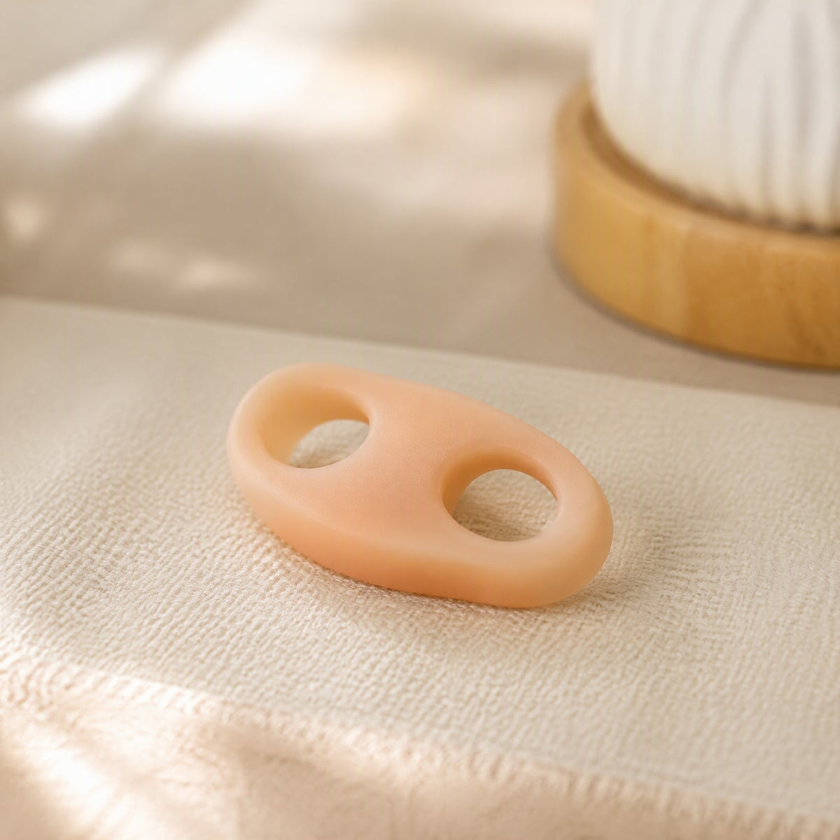 Ringsoft™ Silicone Toe Separator Double Ring, styled close view