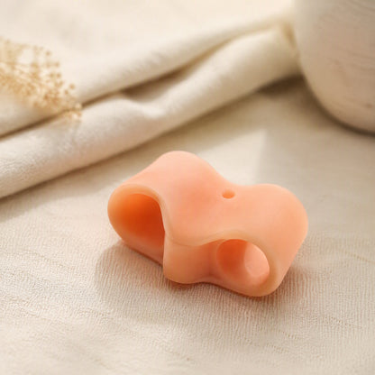Twincove™ Silicone Double-Ring Toe Separator, styled close view