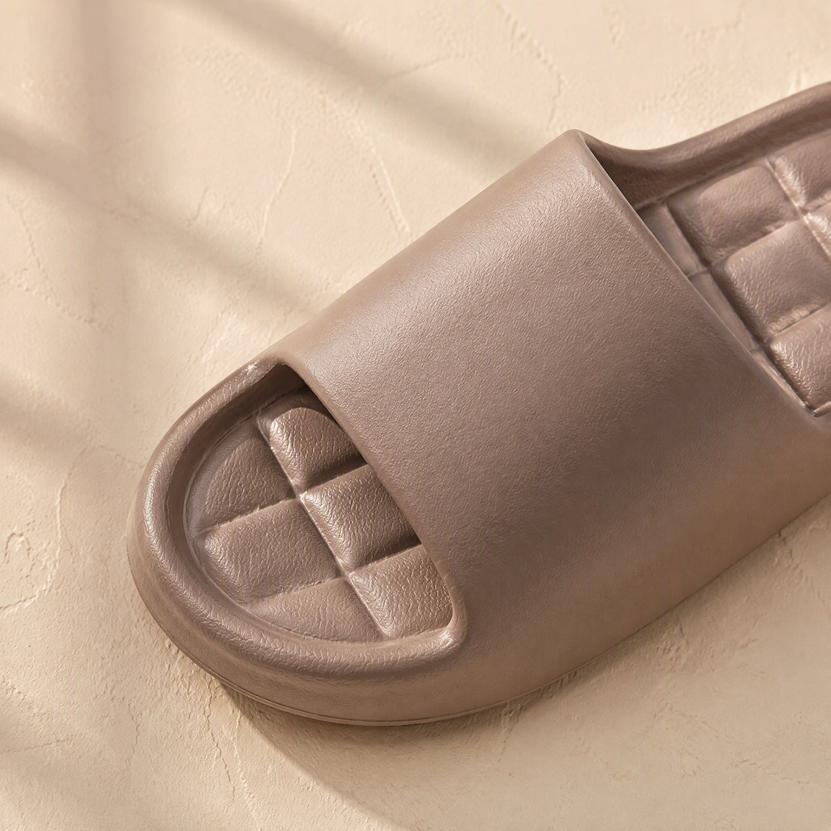 Solecloud™ EVA Slippers With Thick Soles, material and detail close-up