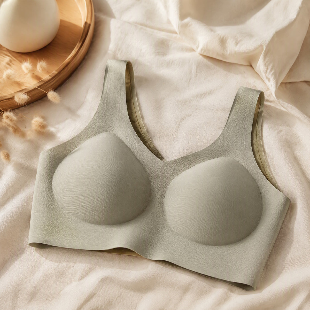 Cupcloud™ Seamless Full-Cup Wireless Bra, styled close view