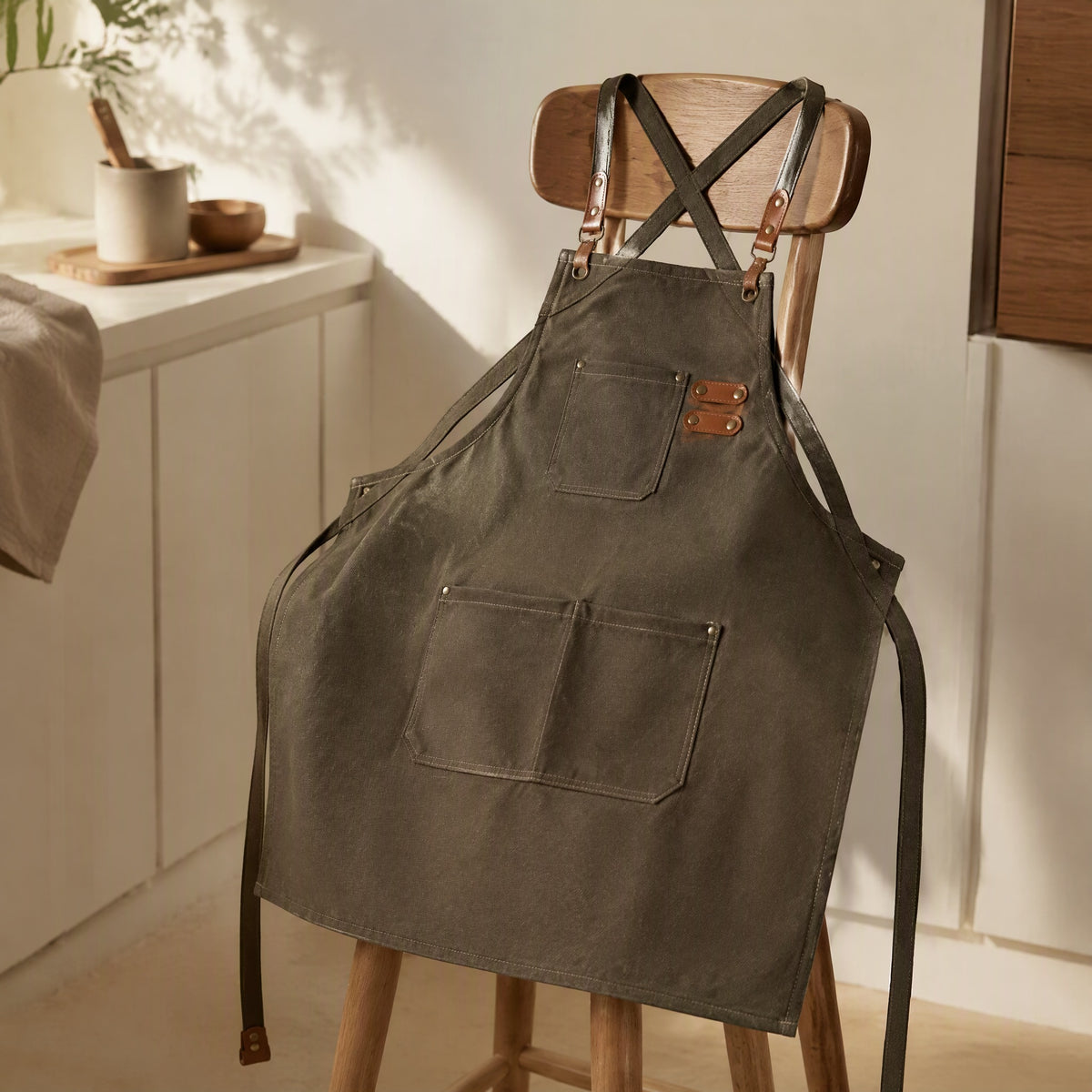 Thickloom™ Thickened Canvas Apron, styled close view