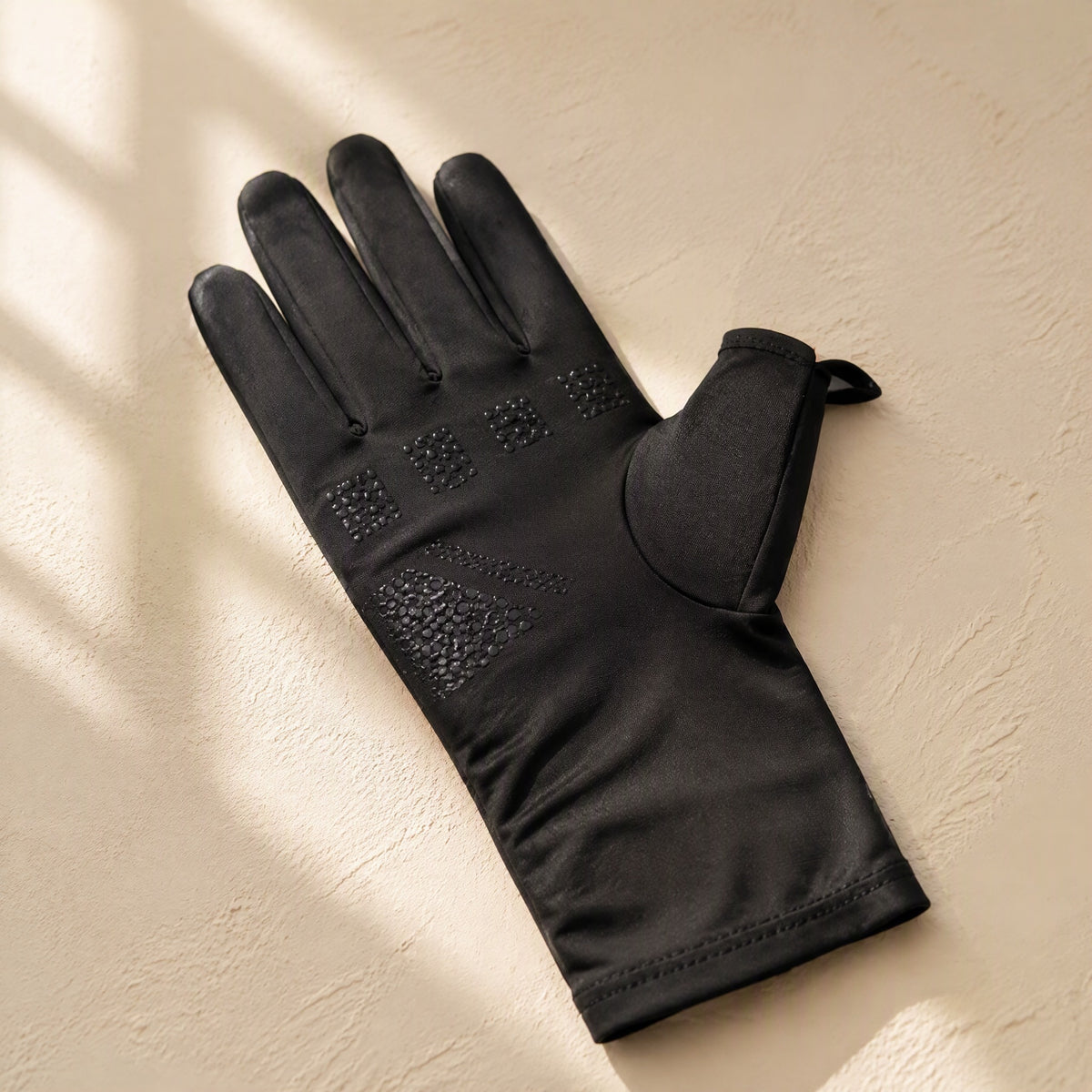 Icetap™ Ice Silk Touch Screen Sun Gloves, material and detail close-up