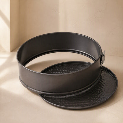 Moldsmith™ Carbon Steel Cake Mold