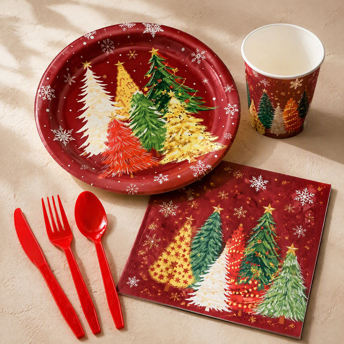 Pinecheer™ Christmas Tree Party Tableware, material and detail close-up