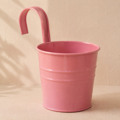 Ironhang™ Iron Hanging Flower Pot, material and detail close-up