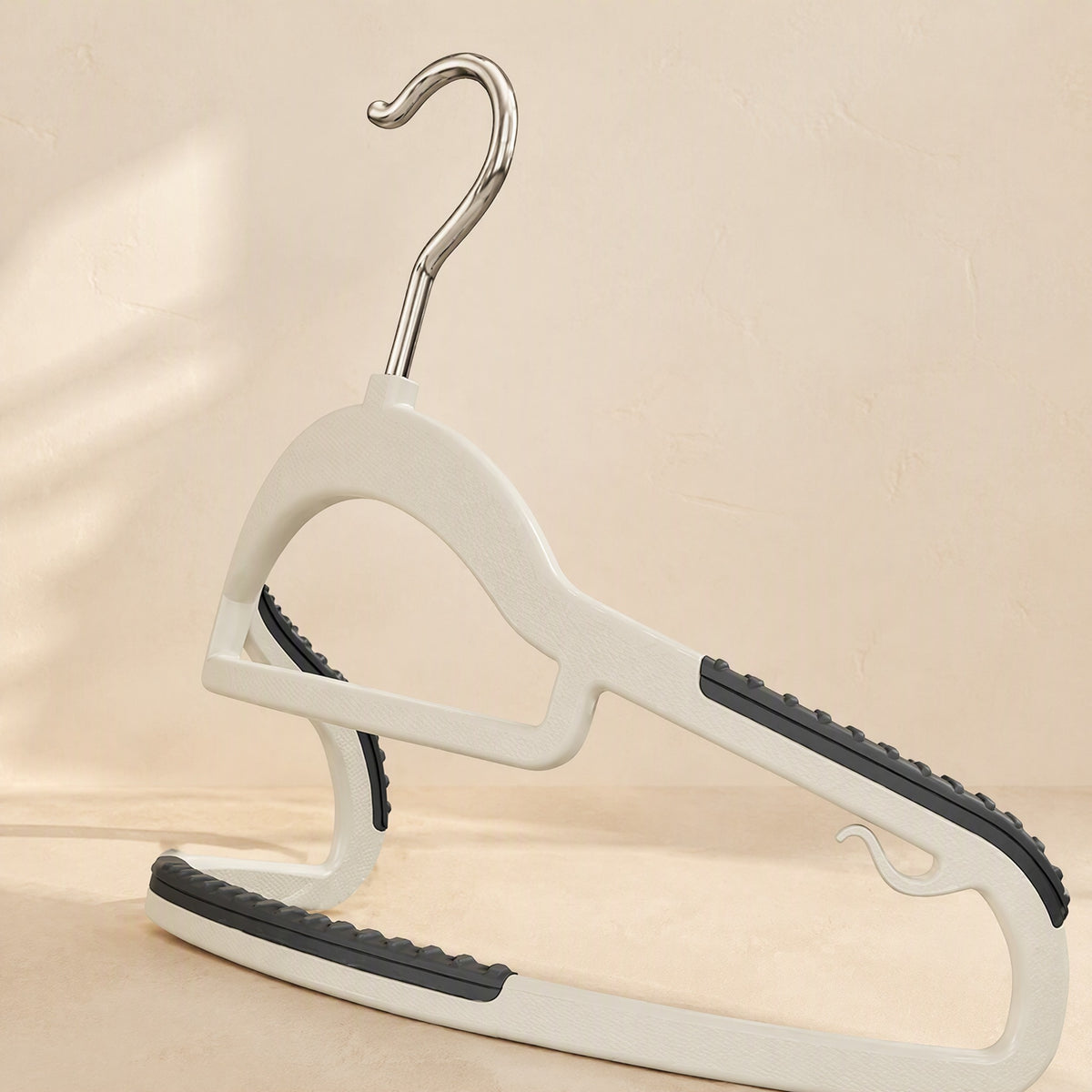 Clipperch™ Plastic Clothes Hanger With Dual Clips, material and detail close-up