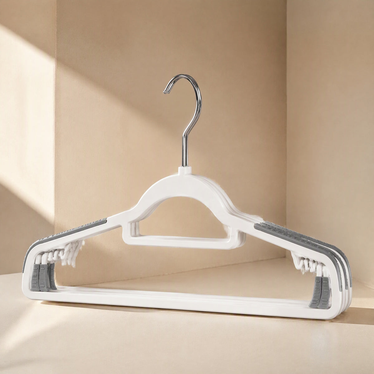Clipperch™ Plastic Clothes Hanger With Dual Clips