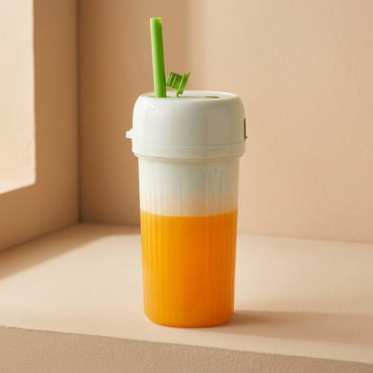 Freshgo™ Portable Rechargeable Juice Machine, material and detail close-up