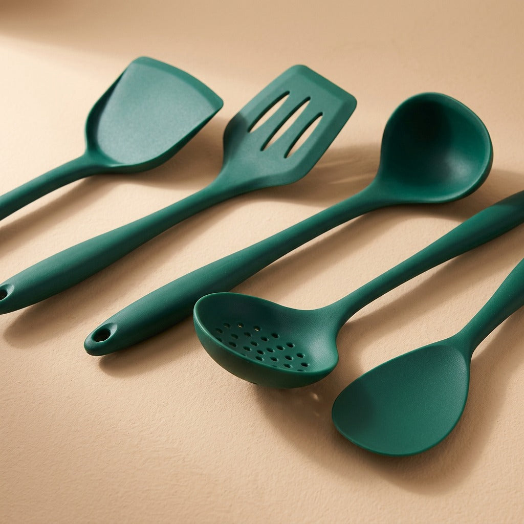 Soupserve™ Silicone Soup Spoon Utensil Set, material and detail close-up