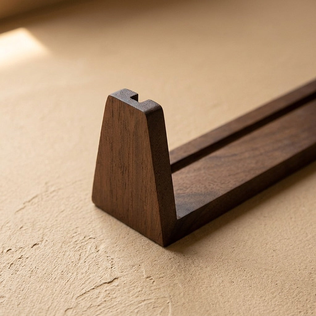 Oakcradle™ U-Shaped Solid Wood Photo Frame Base, material and detail close-up
