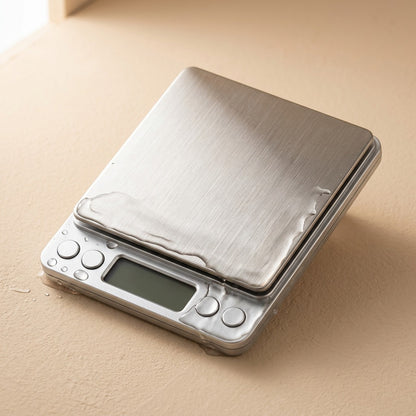 Palmgram™ Electronic Pocket Scale, material and detail close-up