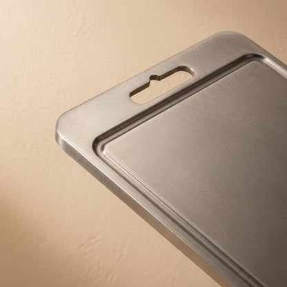 Groovecut™ Pure Titanium Grooved Cutting Board, material and detail close-up