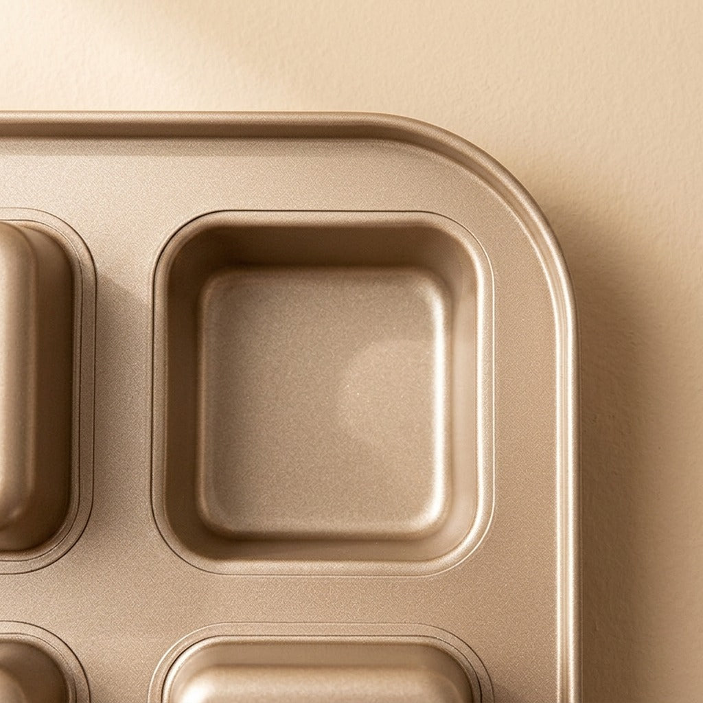 Bakehold™ Thickened Carbon Steel Cake Mold, material and detail close-up