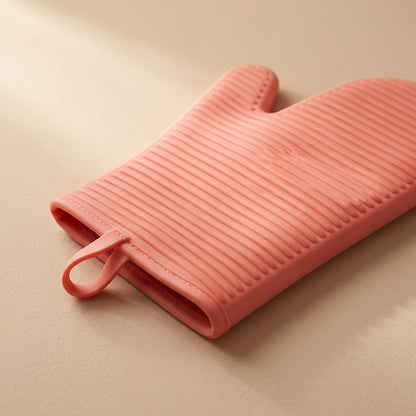 Coolgrasp™ Silicone Heat Insulation Kitchen Tool, material and detail close-up