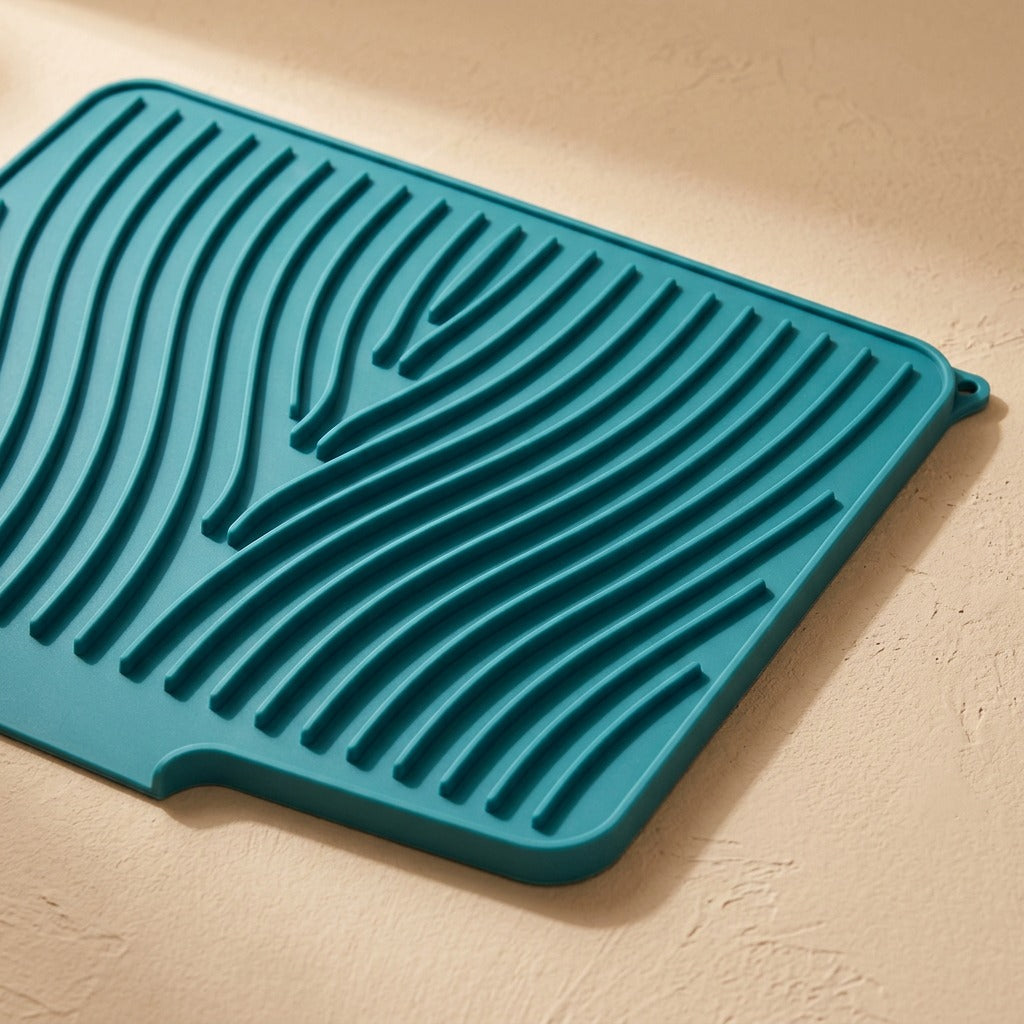 Dewslope™ Silicone Drainage Slope Drying Mat, material and detail close-up