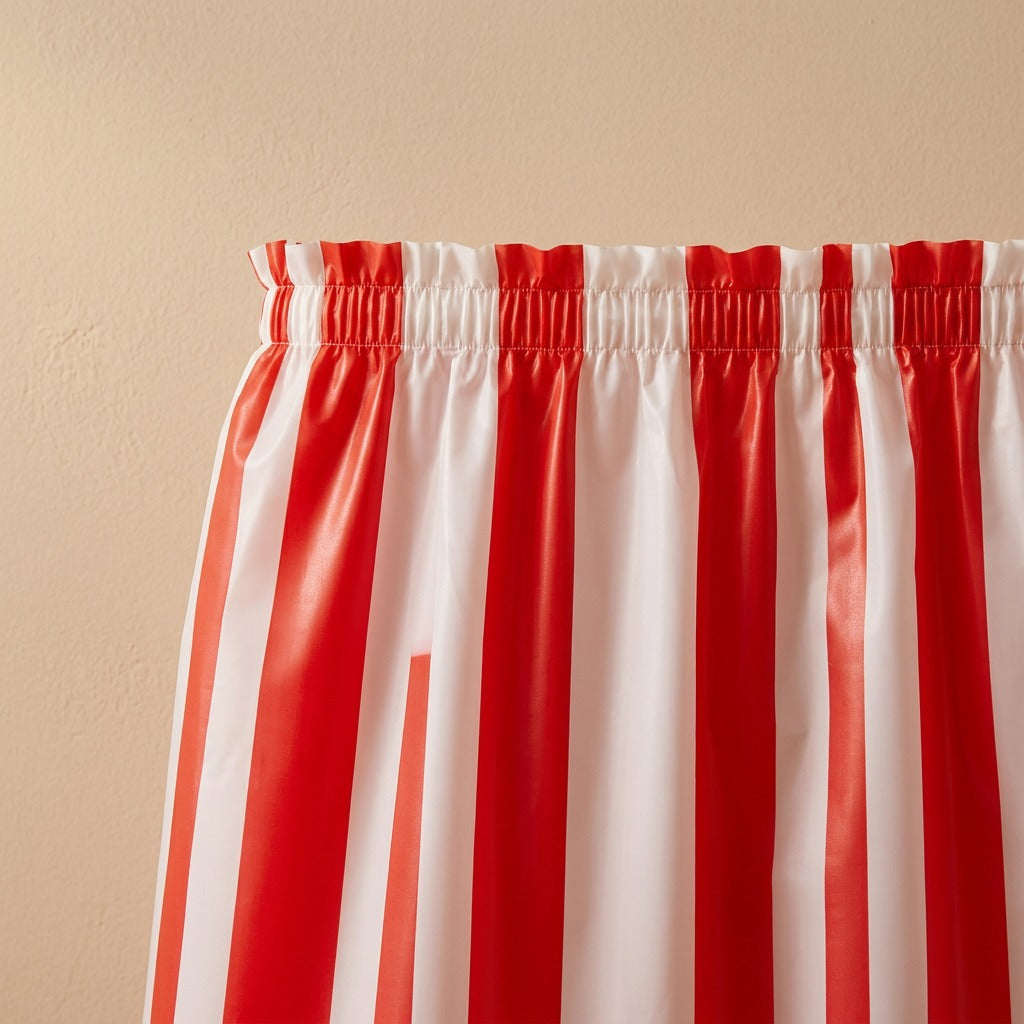 Skirlo™ PEVA Party Table Skirt, material and detail close-up