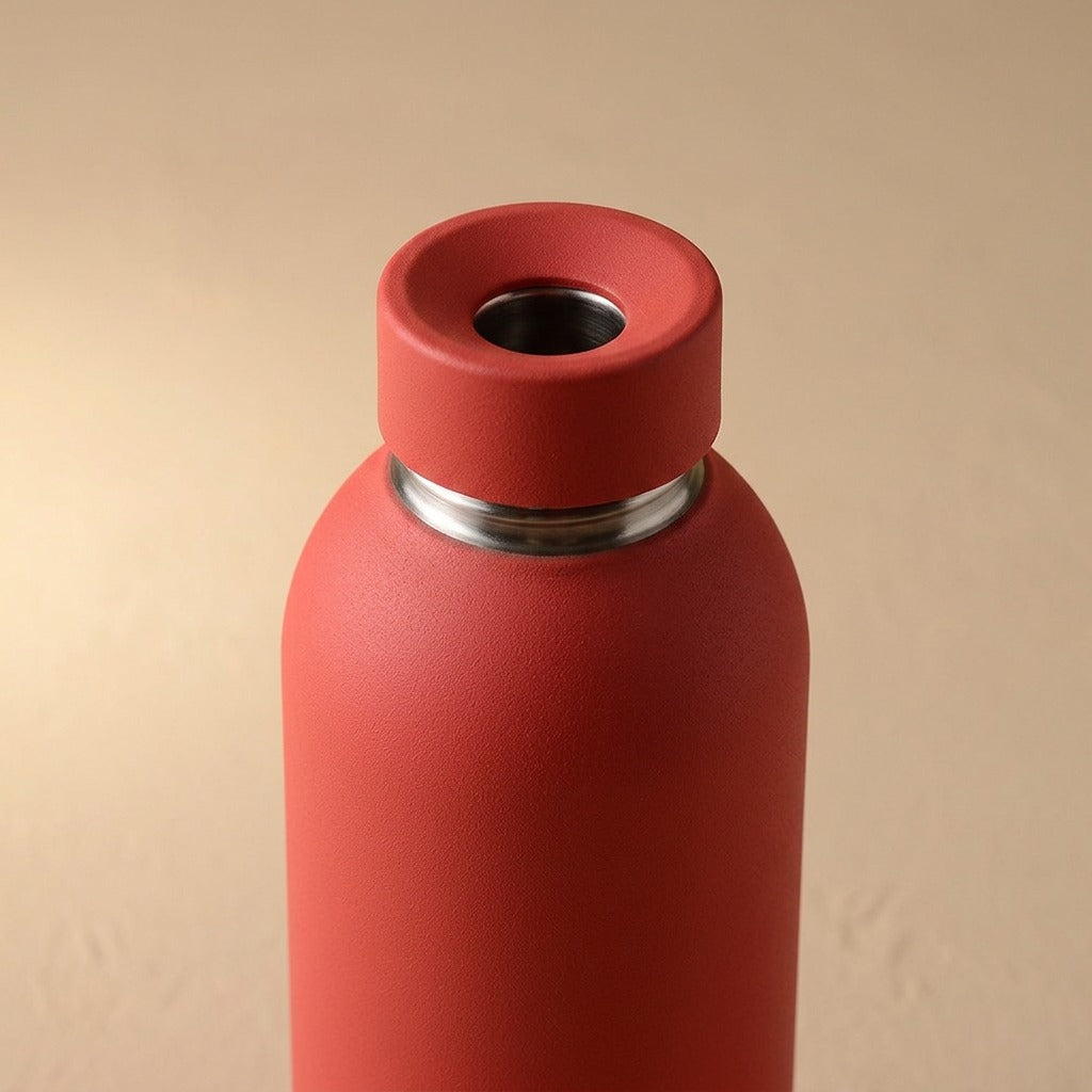 Heatlock™ Insulated Stainless Steel Water Bottle, material and detail close-up