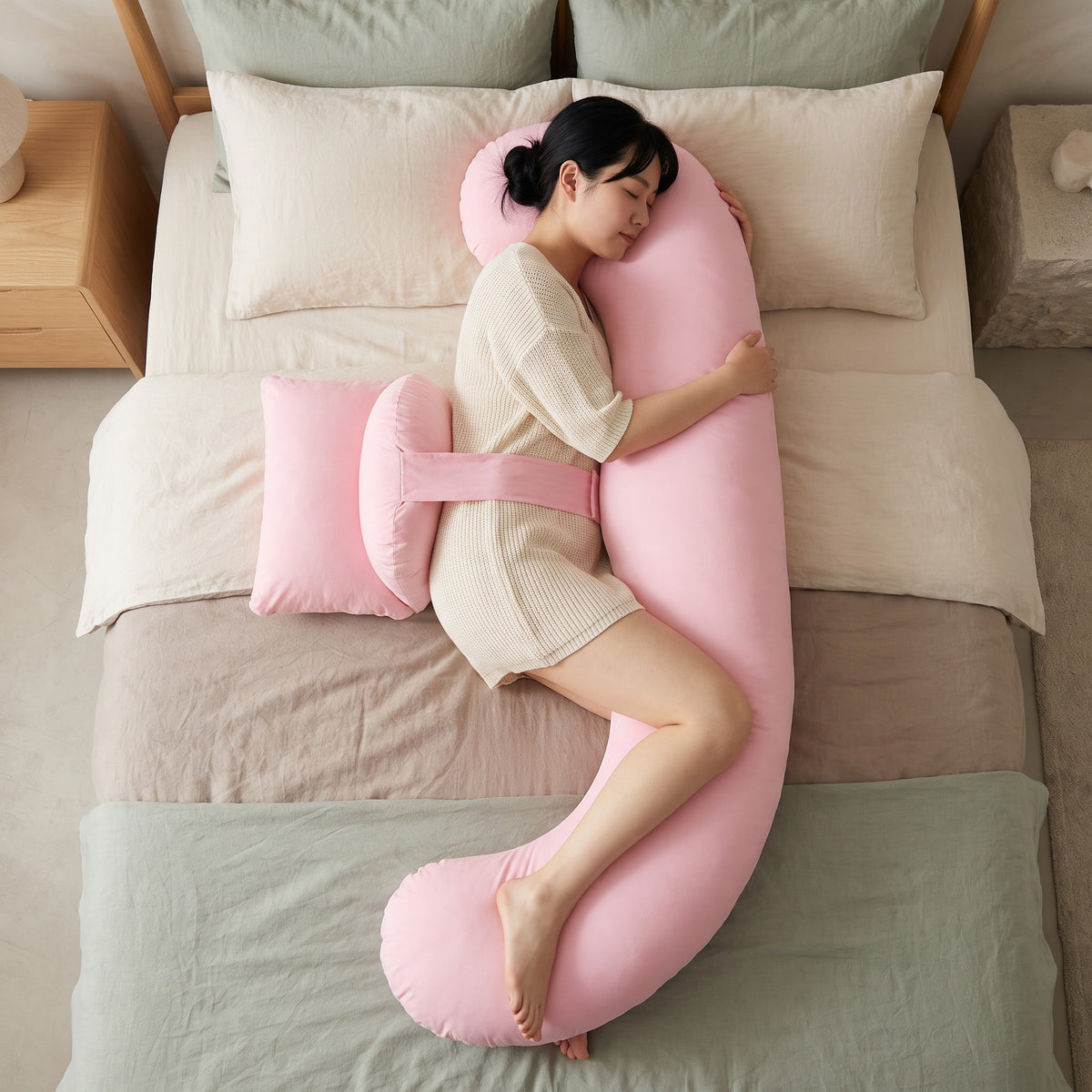 Cradlewell Side-Sleeping Body Support Pillow: in use