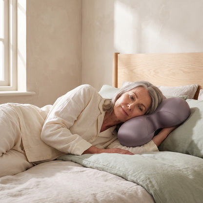 Sidecradle Side Sleeper Support Pillow: in use