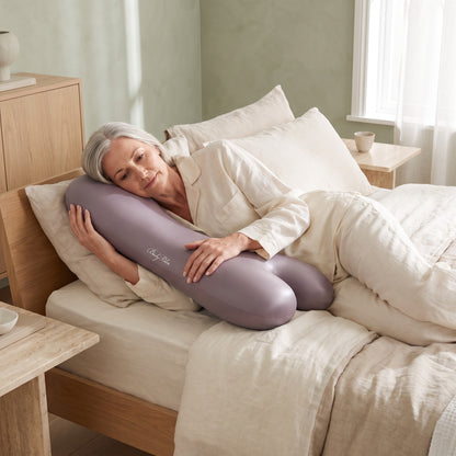 Sidecradle Side Sleeper Support Pillow: in use